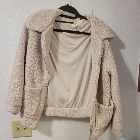 Ashley jacket - Picture 2 of 3